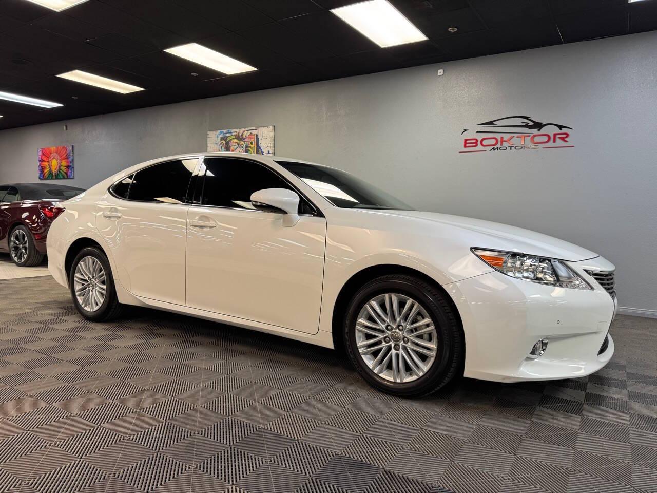 Lexus ES's photo