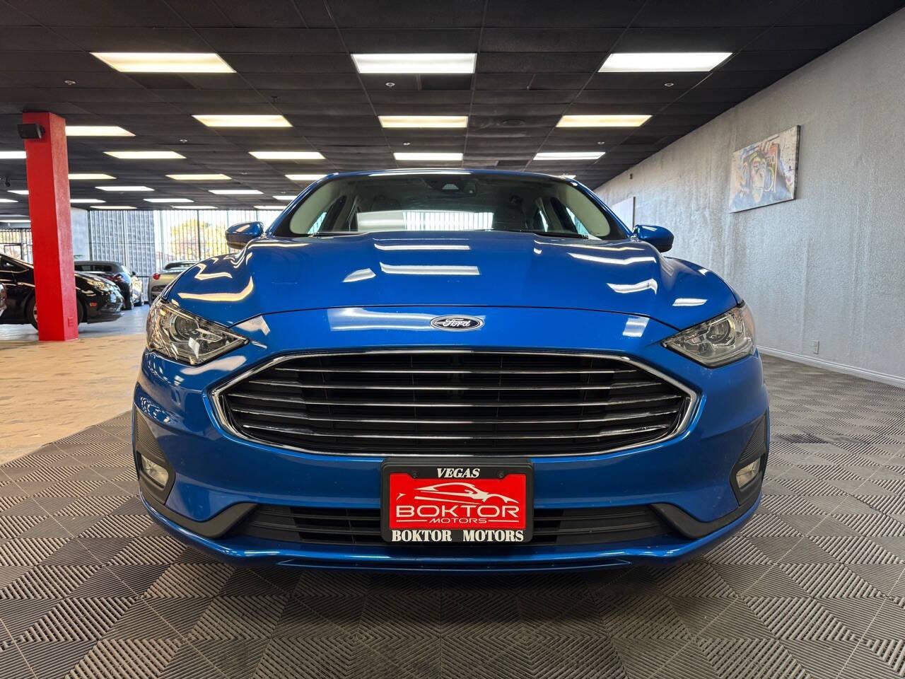 2020 Ford Fusion SE photo 3