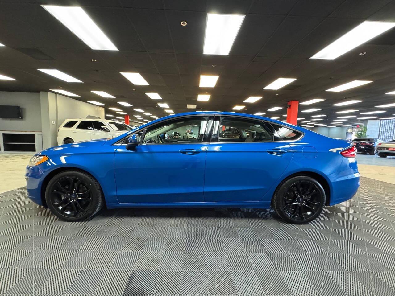 2020 Ford Fusion SE photo 8