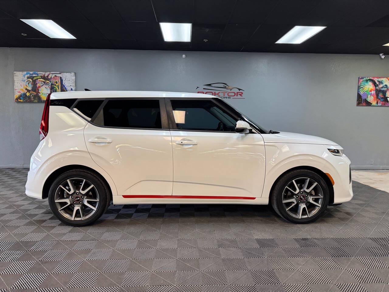 2020 Kia Soul GT-Line Turbo photo 16