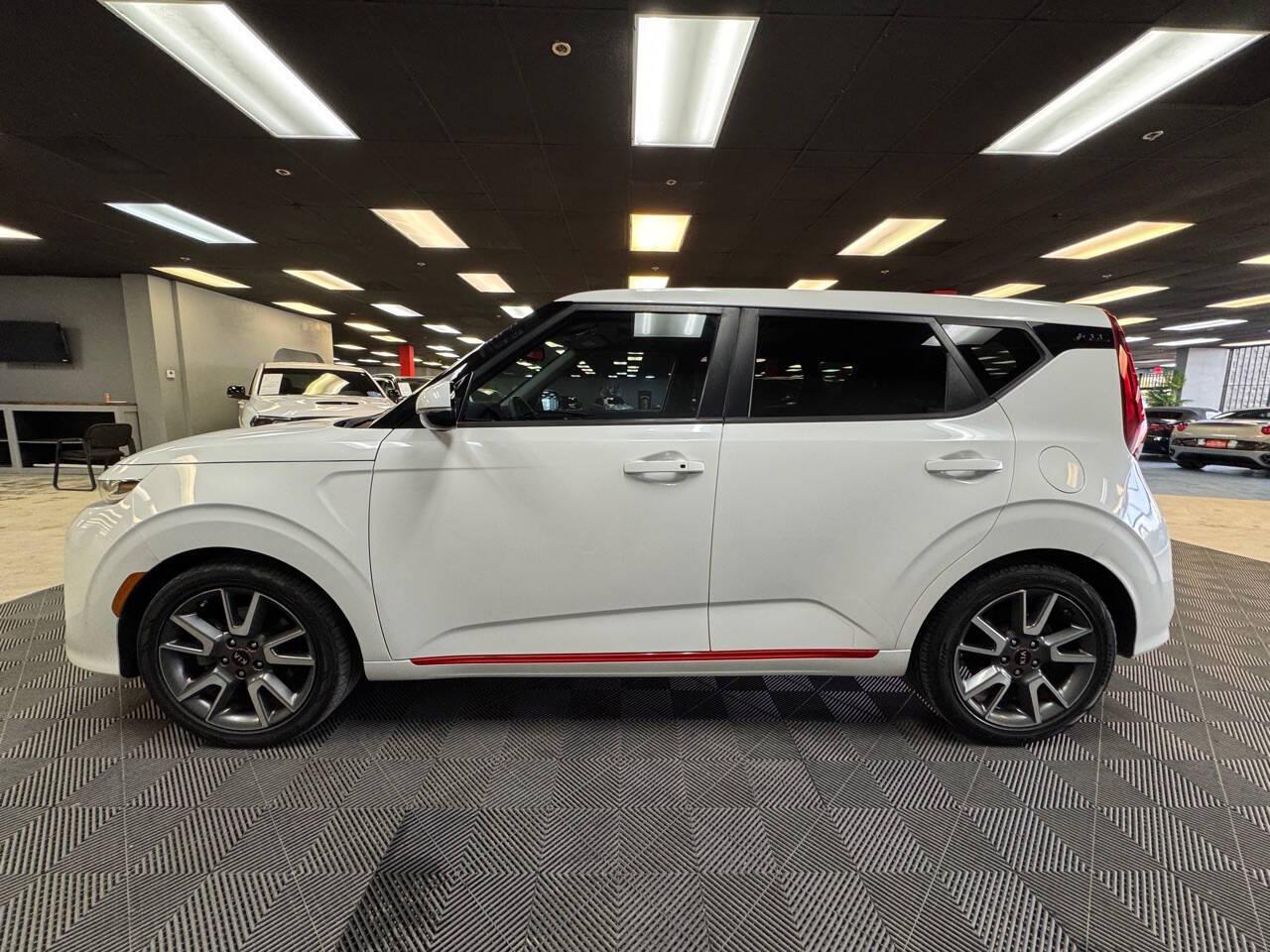 2020 Kia Soul GT-Line Turbo photo 9