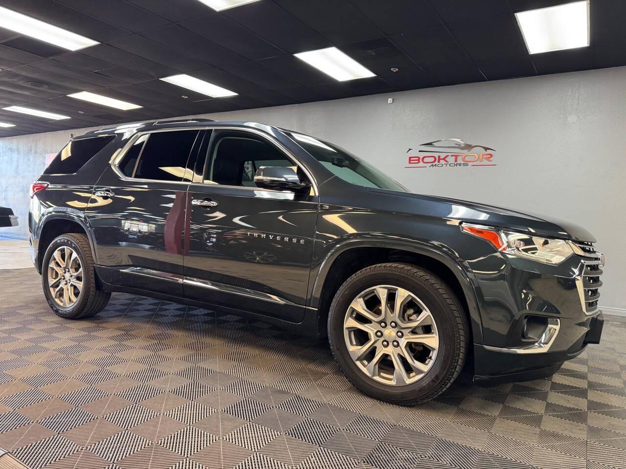 2019 Chevrolet Traverse Premier photo 2