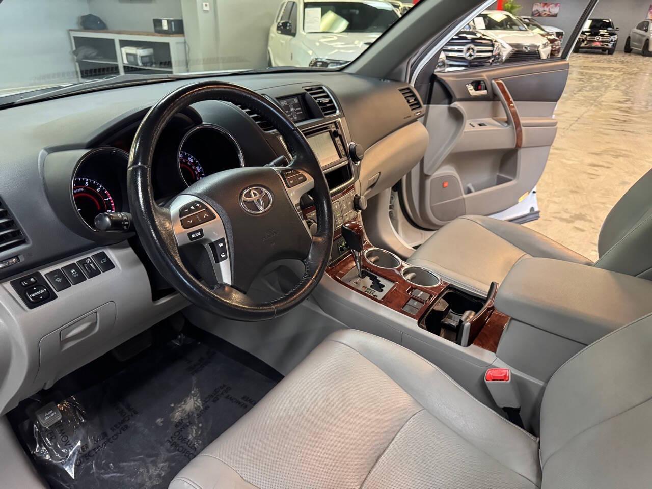 2013 Toyota Highlander Limited photo 33