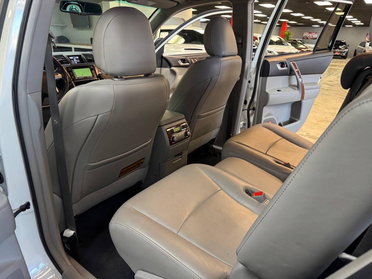 2013 Toyota Highlander Limited photo 46